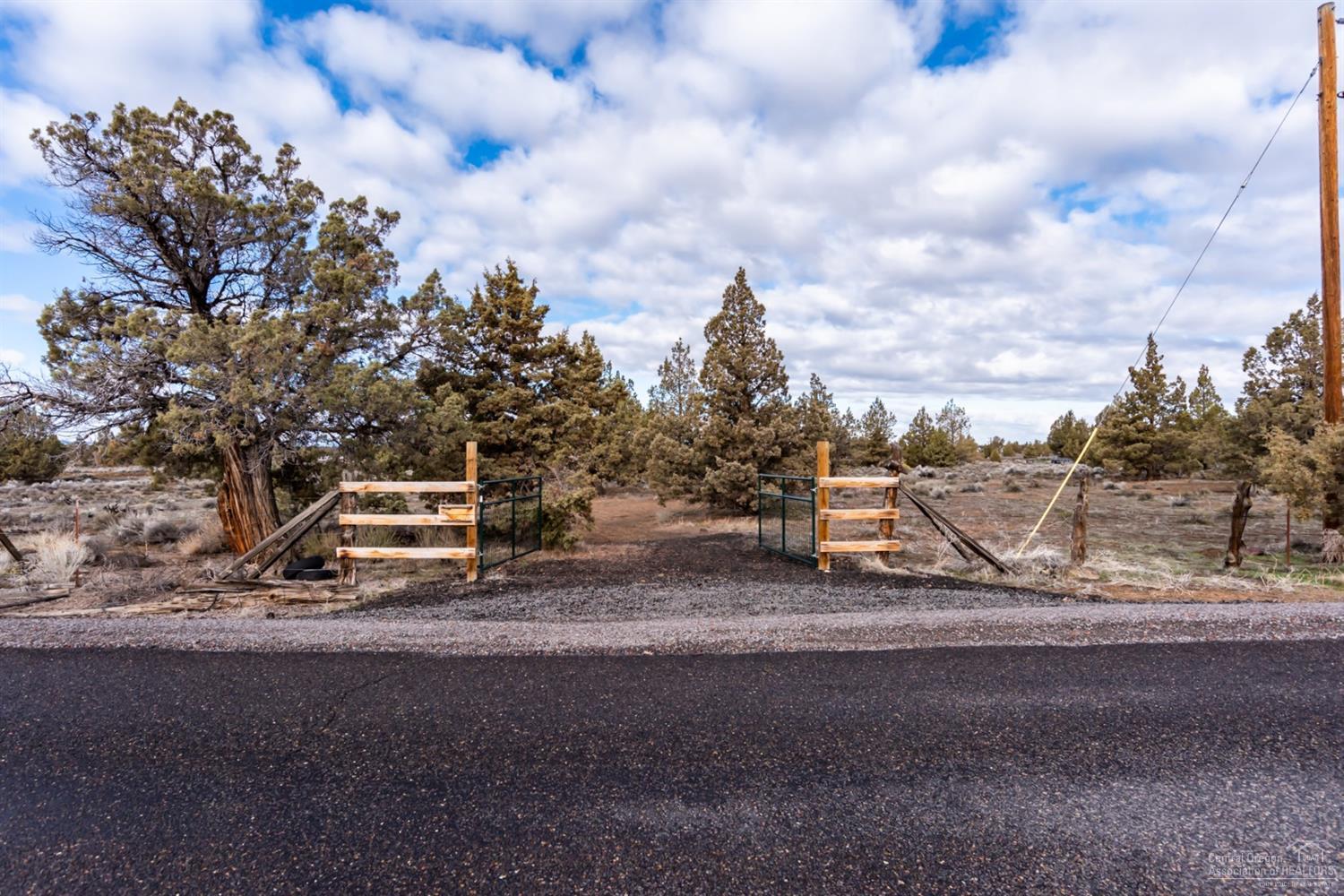 25965 Walker Road Bend, OR 97701 - Photo 10 of 13 Gallery Image 10