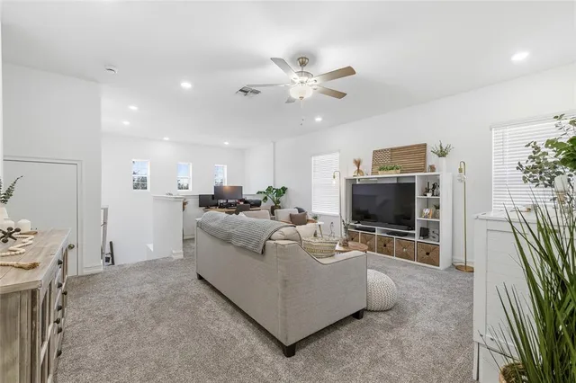 $4,400 | 7410 South Faul Street, Tampa, FL 33616