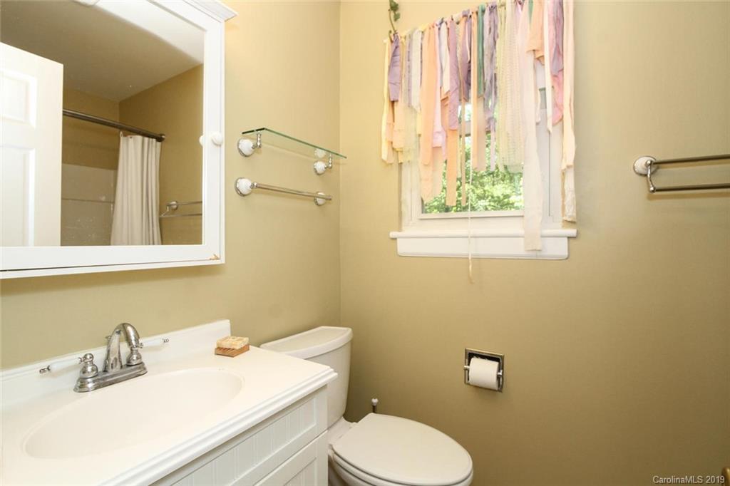 5110 Valley Stream Road Charlotte, NC 28209 - Photo 10 of 28 Gallery Image 10