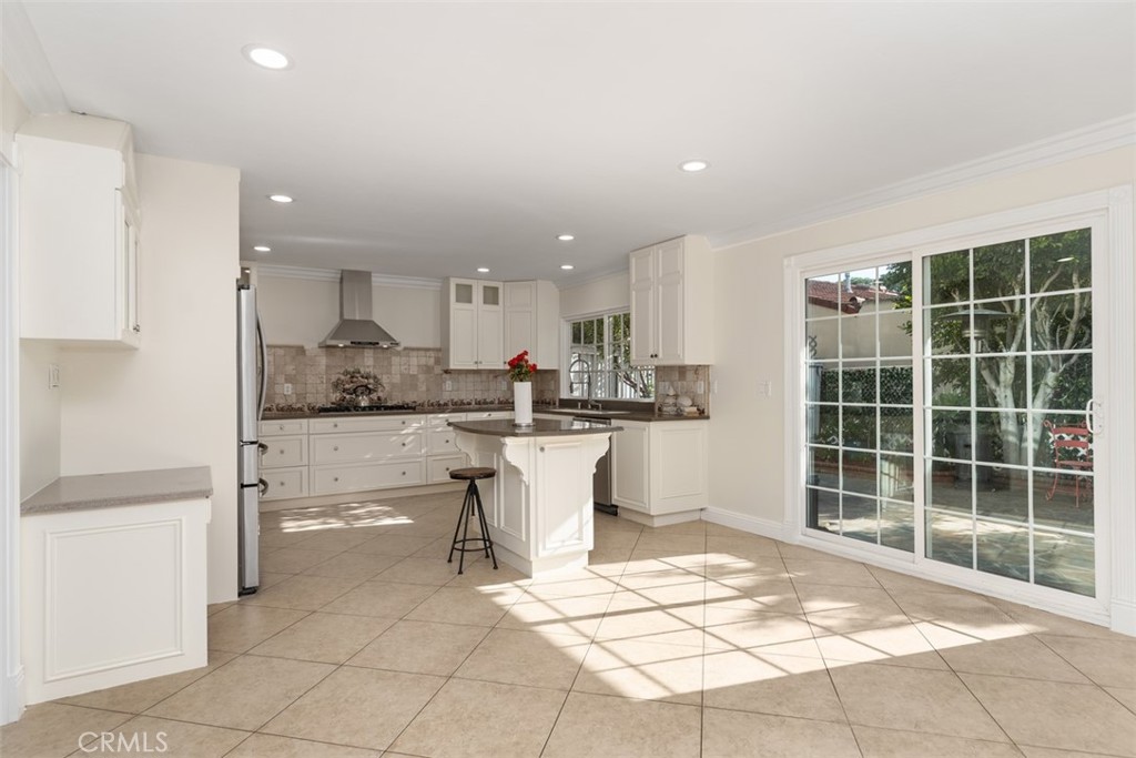 2 Meadowsweet Way Irvine, CA 92612 - Photo 8 of 28