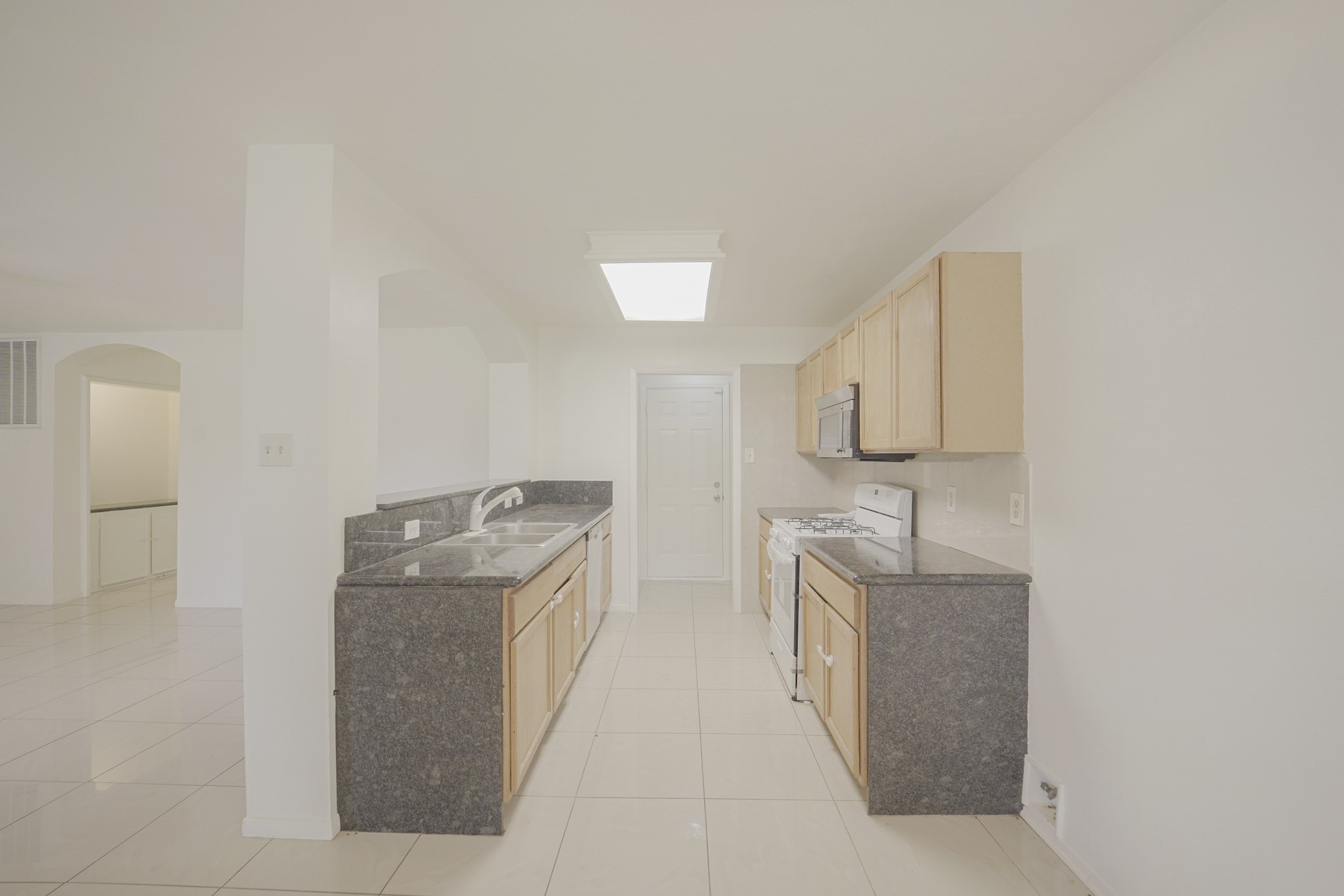 9811 Mango Street Houston, TX 77075 - Photo 11 of 29