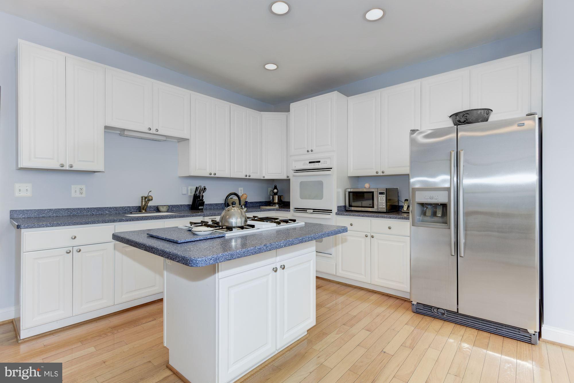 614 Springhouse Square Southeast Leesburg, VA 20175 - Photo 8 of 30 Kitchen