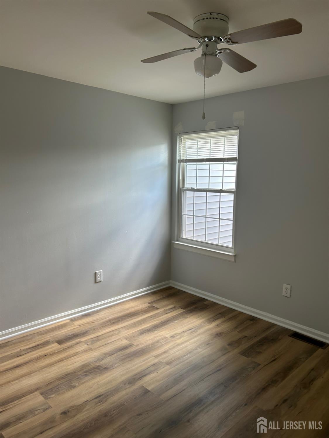 28 Renaissance Lane New Brunswick, NJ 08901 - Photo 9 of 12