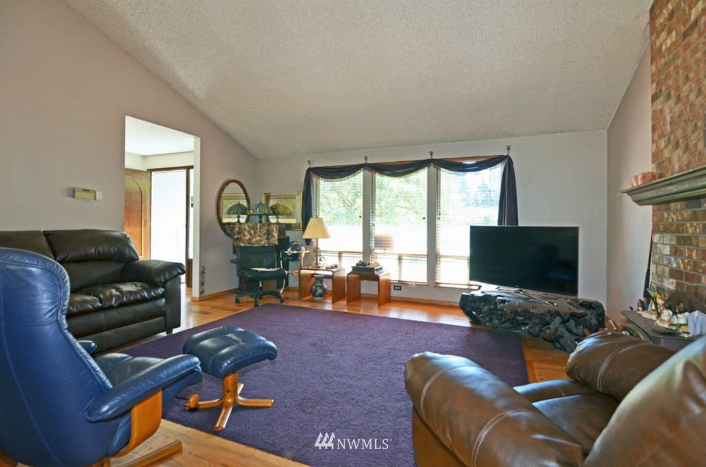 1117 202nd Street Southeast Bothell, WA 98012 - Photo 3 of 16