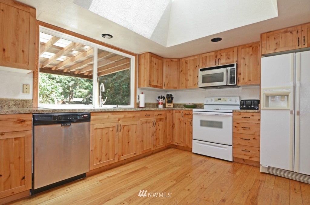 1117 202nd Street Southeast Bothell, WA 98012 - Photo 5 of 16