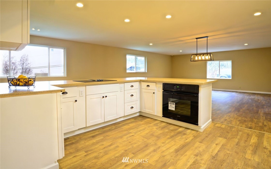 13794 Marihugh Road Mount Vernon, WA 98273 - Photo 5 of 16 Gallery Image 5
