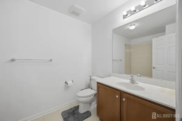 $675,000 | 4 Masters Boulevard, Unit 4, Piscataway, NJ 08854
