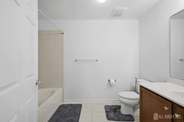 $675,000 | 4 Masters Boulevard, Unit 4, Piscataway, NJ 08854