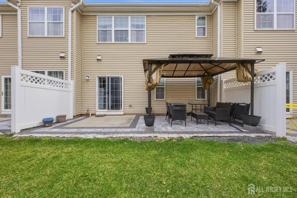 $675,000 | 4 Masters Boulevard, Unit 4, Piscataway, NJ 08854