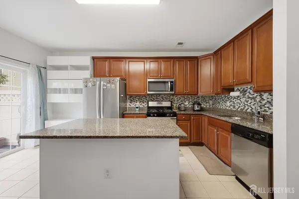 $675,000 | 4 Masters Boulevard, Unit 4, Piscataway, NJ 08854