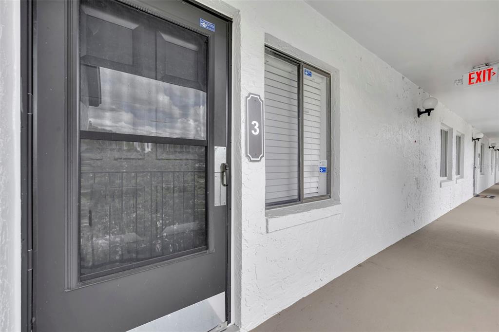 3 Escondido Circle, Unit 3 Altamonte Springs, FL 32701 - Photo 2 of 32