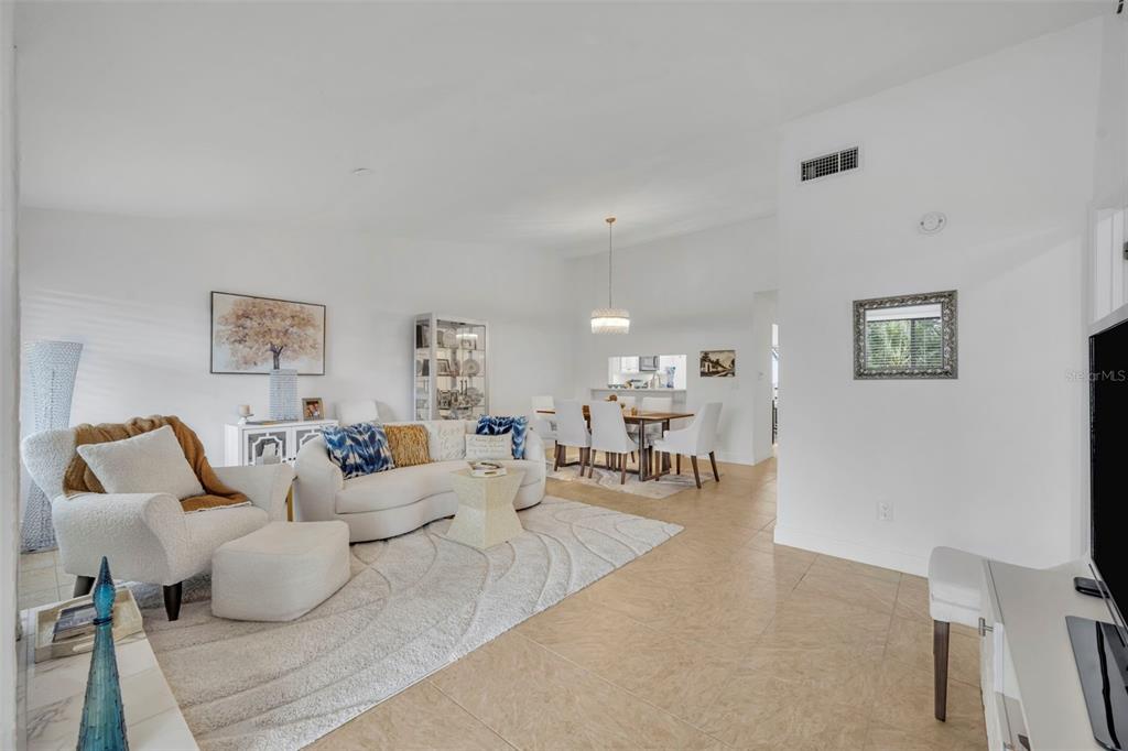 3 Escondido Circle, Unit 3 Altamonte Springs, FL 32701 - Photo 6 of 32