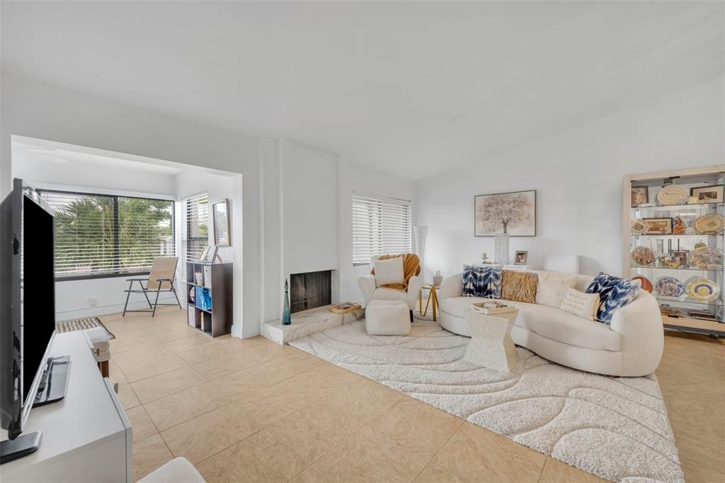 3 Escondido Circle, Unit 3 Altamonte Springs, FL 32701 - Photo 7 of 32