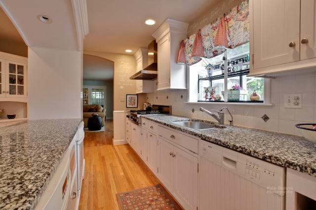 135 Old Mill Road Barrington, IL 60010 - Photo 7 of 25