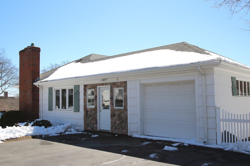 1 Curtis Road Saugus, MA 01906 - Photo 4 of 28 Gallery Image 4