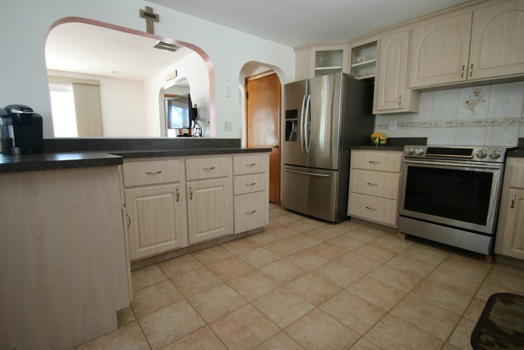1 Curtis Road Saugus, MA 01906 - Photo 5 of 28 Gallery Image 5