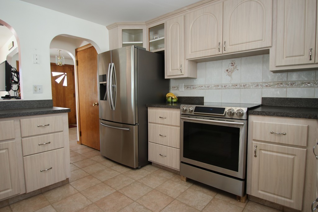 1 Curtis Road Saugus, MA 01906 - Photo 6 of 28 Gallery Image 6