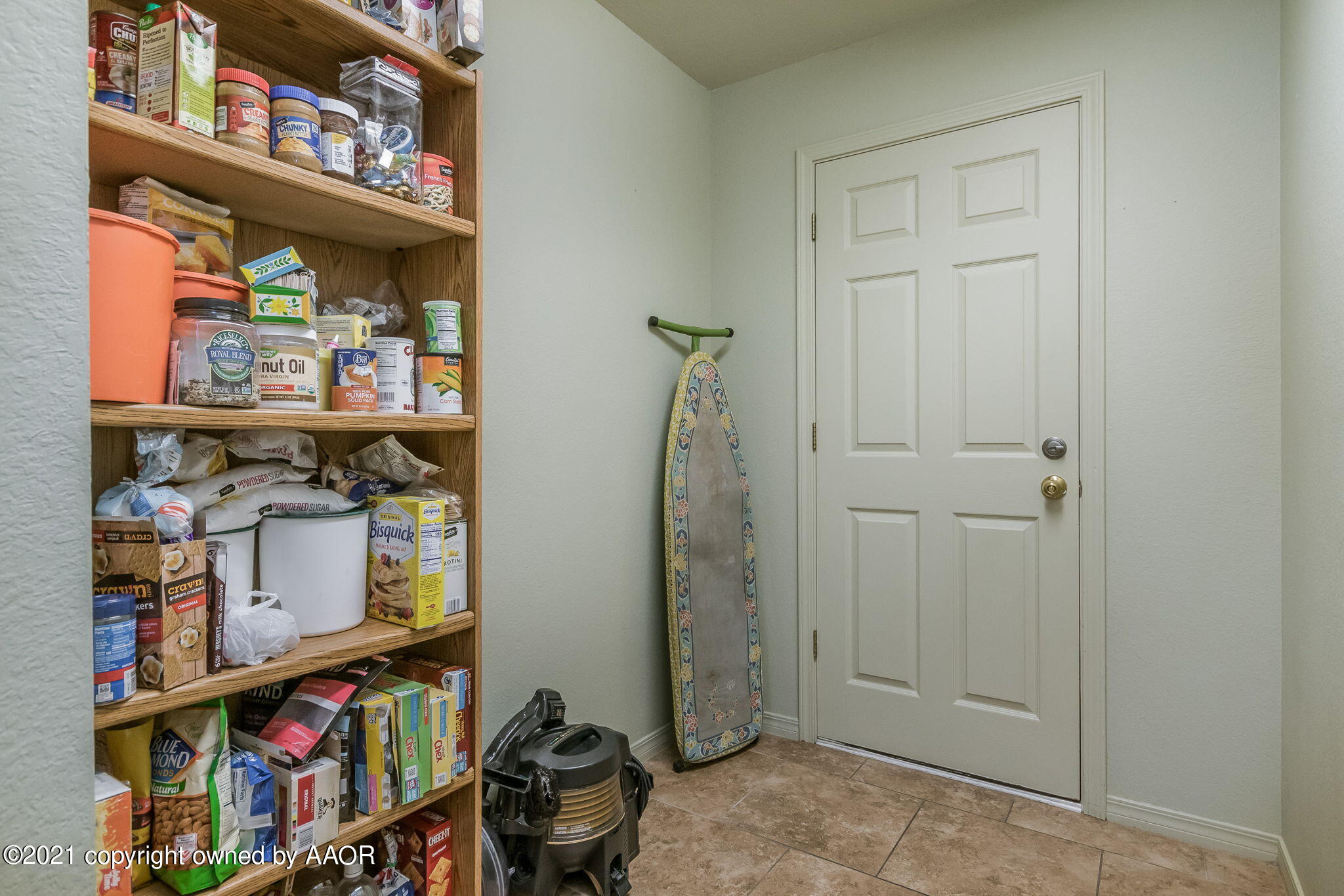 3115 Hobbs Road Amarillo, TX 79109 - Photo 10 of 19 10-web-or-mls-Mud Room