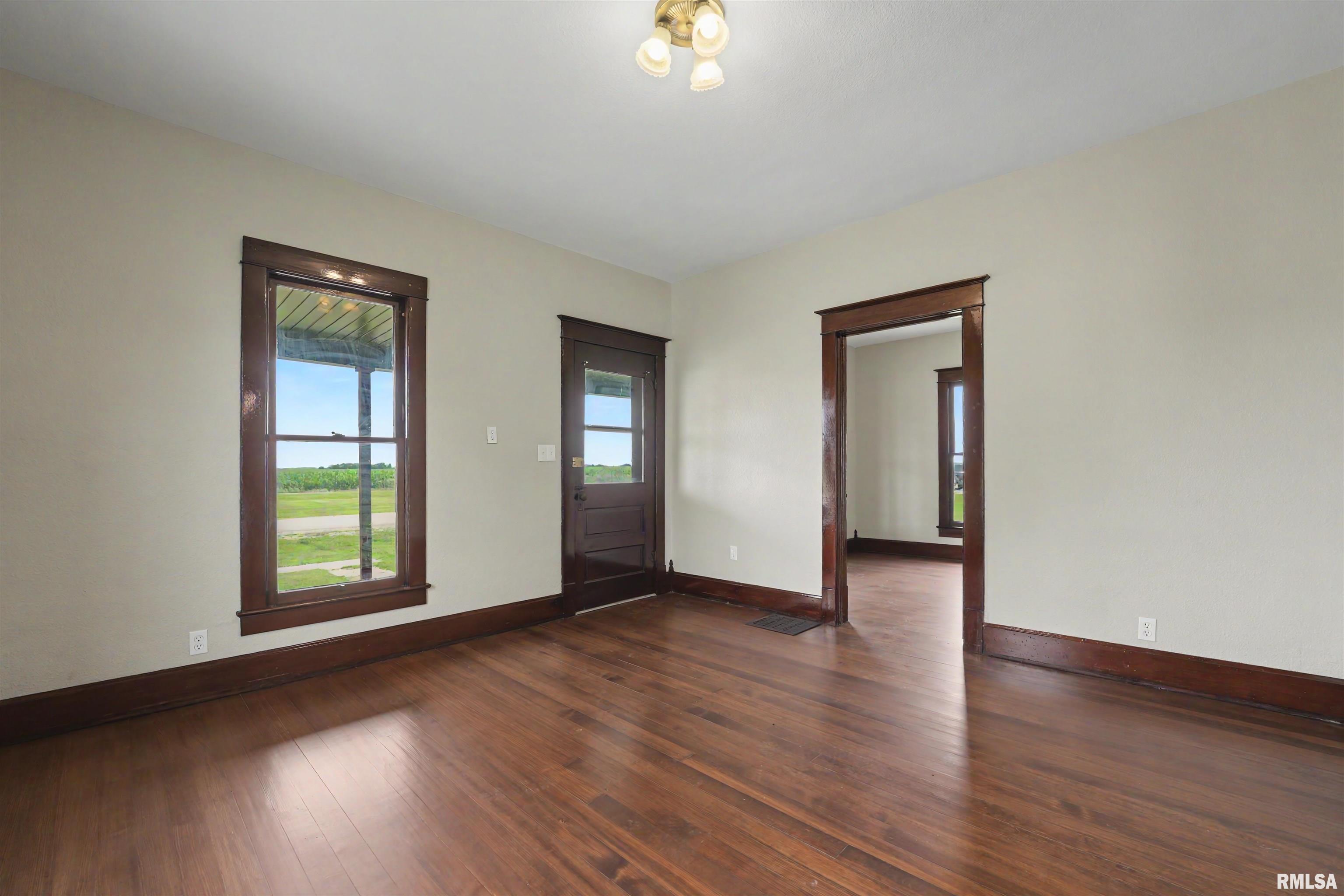 301 South Main Street Armington, IL 61721 - Photo 5 of 25