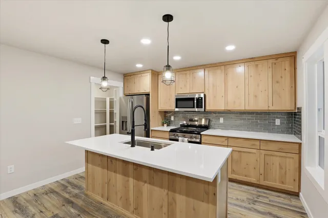 $549,000 | 39897 Sunset Bay Road, Loon Lake, WA 99148