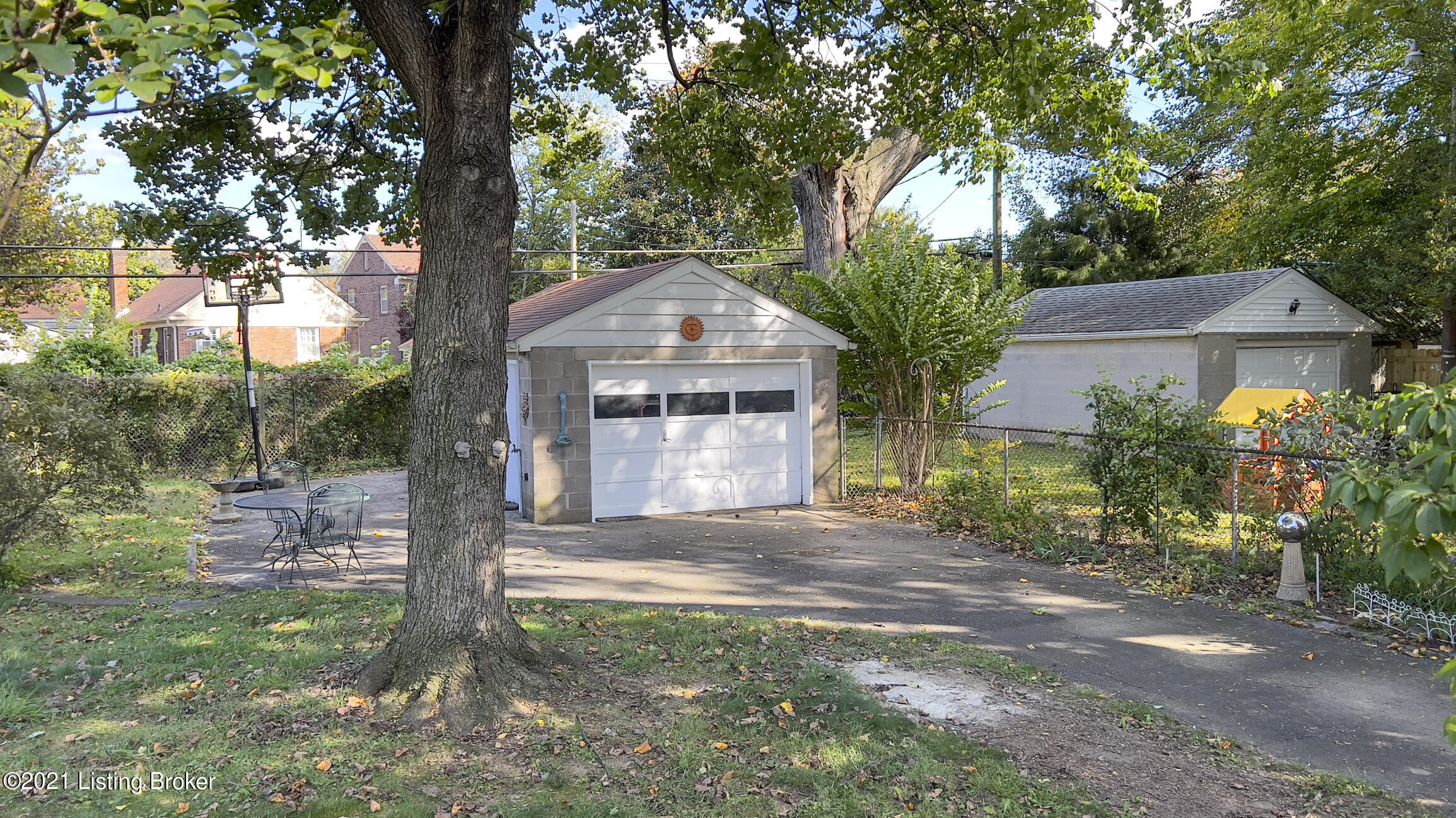 2427 Sherry Road Louisville, KY 40217 - Photo 42 of 43 93-2427 Sherry Rd-1054