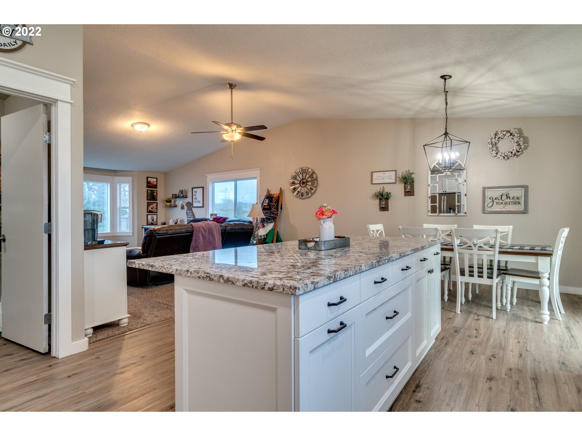 8535 South Drake Road Northeast Mount Angel, OR 97362 - Photo 5 of 32 Gallery Image 5