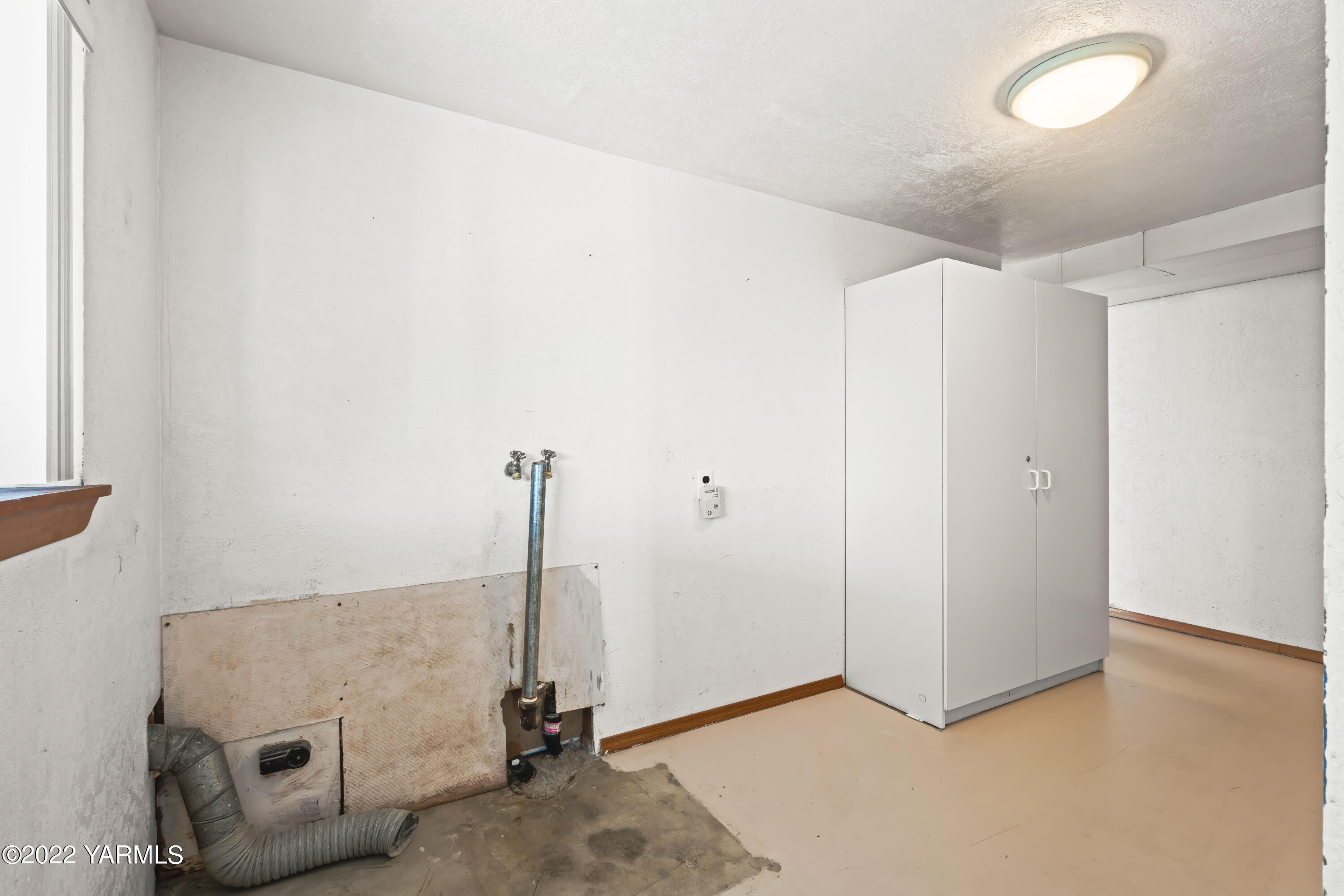 511 Viewcrest Place Selah, WA 98942 - Photo 22 of 22 a view of a room with gym equipment