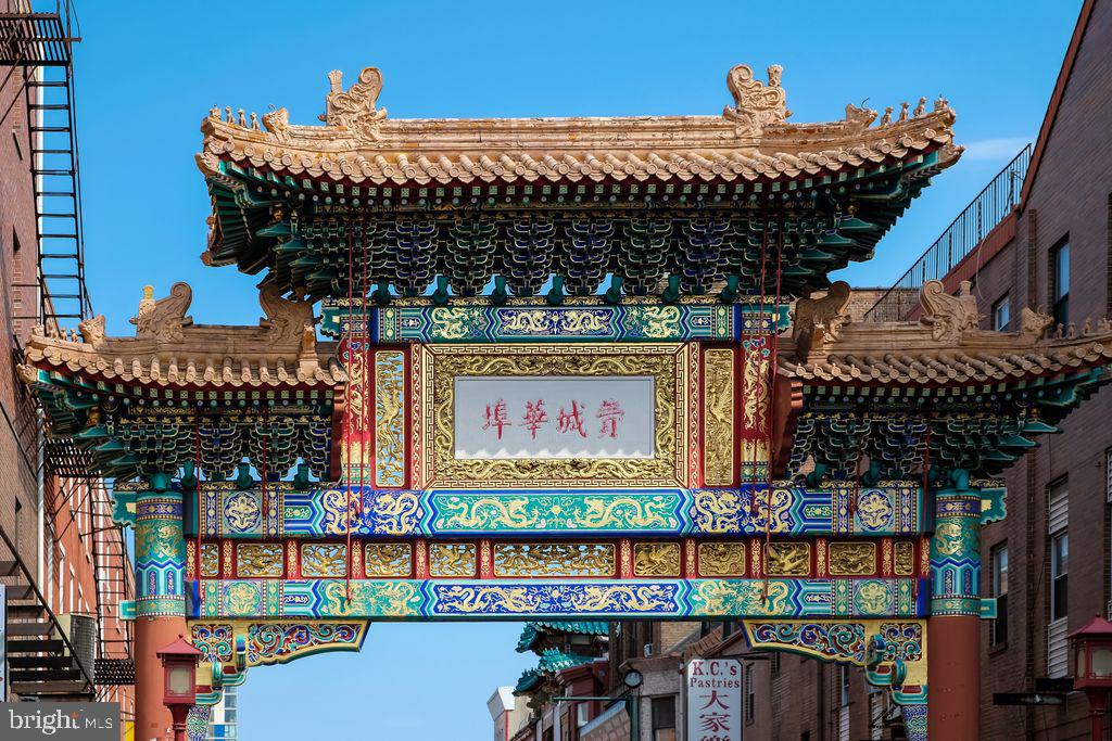111 North 9th Street, Unit 707 Philadelphia, PA 19107 - Photo 15 of 20 a grocery store filled with lots of fruit and vegetables