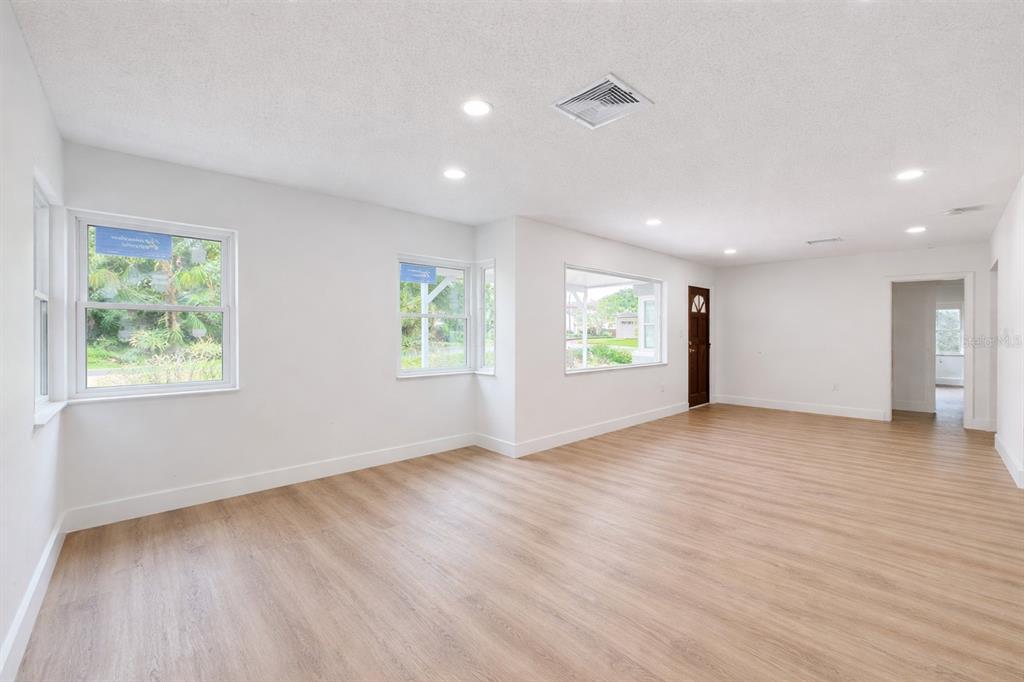 26 Backspin Lane Orlando, FL 32804 - Photo 3 of 43