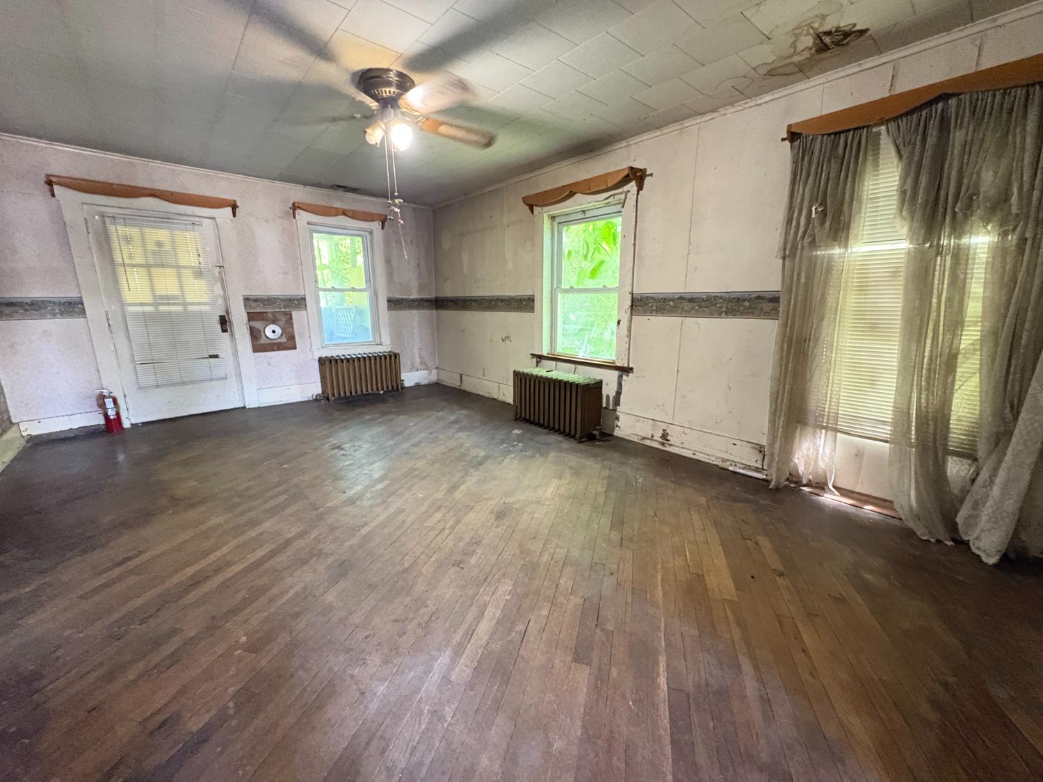 304 Main Street Rising Sun, IN 47040 - Photo 11 of 31