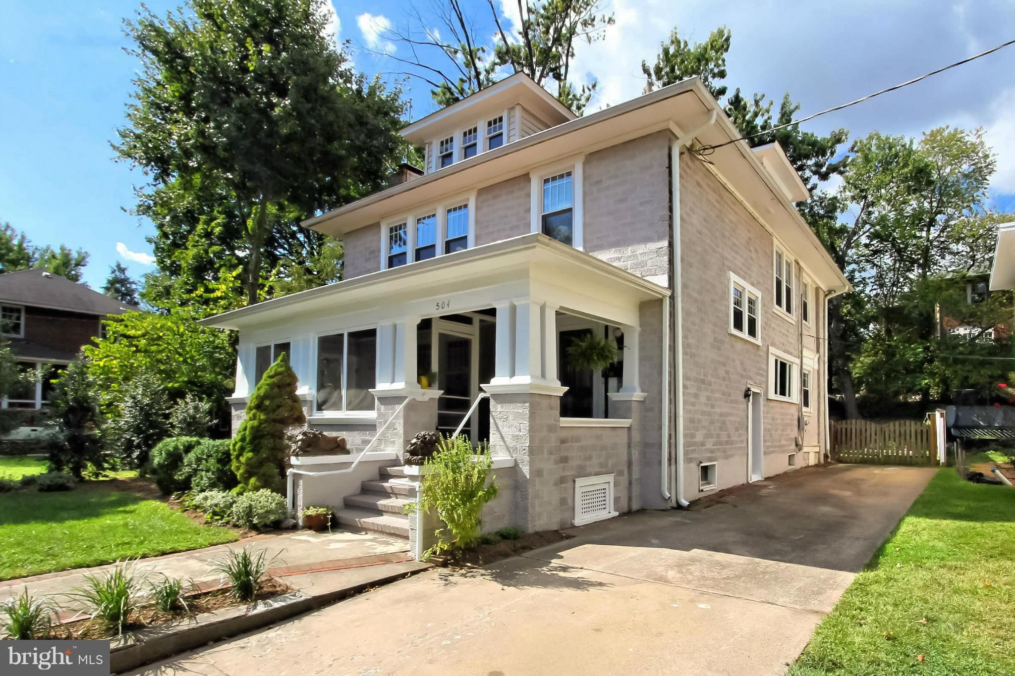 504 Russell Road Alexandria, VA 22301 - Photo 1 of 9 Exterior (Front)