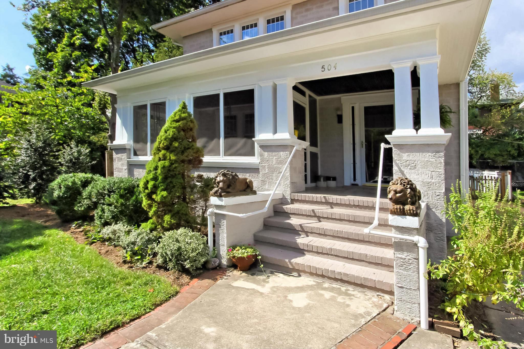 504 Russell Road Alexandria, VA 22301 - Photo 4 of 9 Exterior (Front)