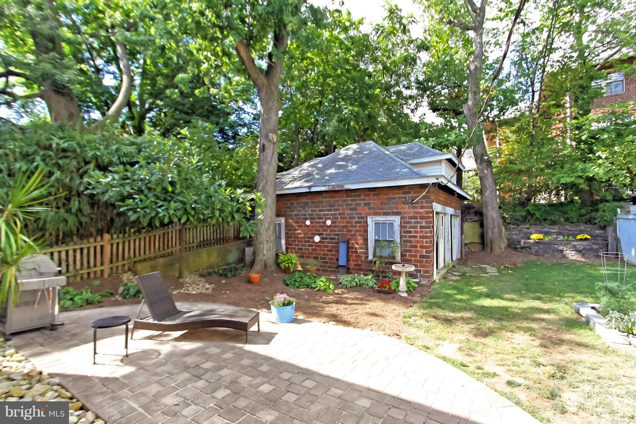 504 Russell Road Alexandria, VA 22301 - Photo 6 of 9 Exterior (Rear)