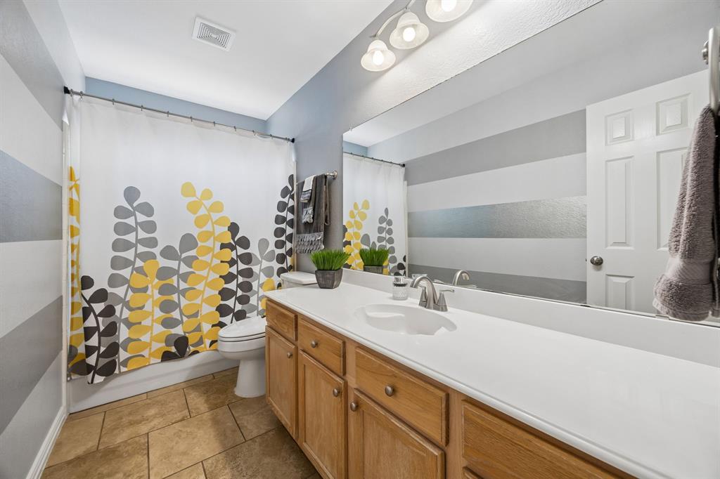545 Rothschild Lane Murphy, TX 75094 - Photo 19 of 27 Full bathroom downstairs