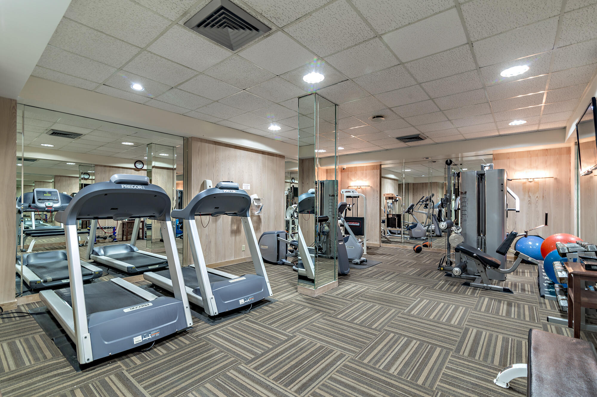 2860 South Ocean Boulevard, Unit 511 Palm Beach, FL 33480 - Photo 19 of 22 a view of a room with gym equipment