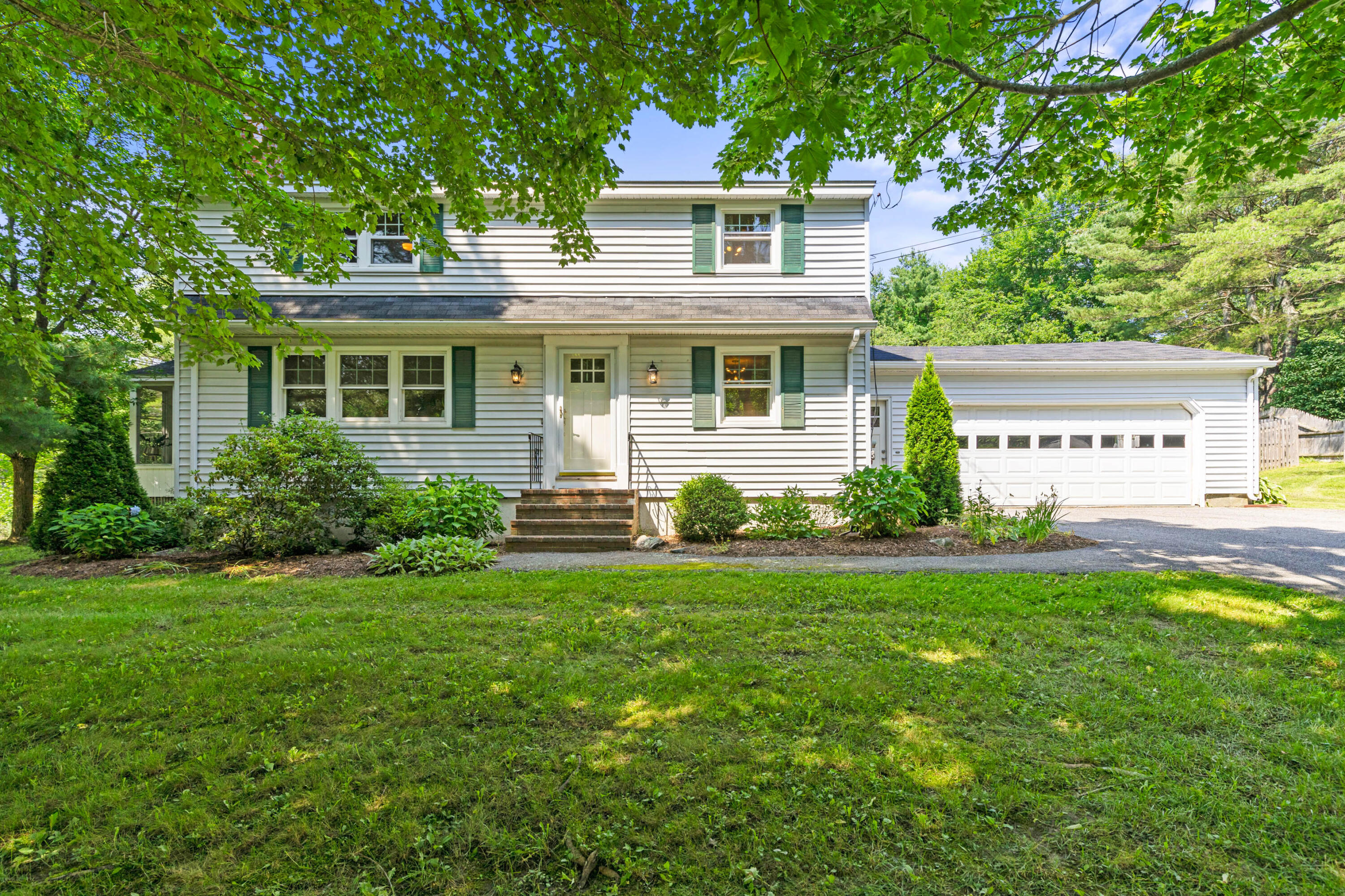 9 Hallmark Road Cumberland Foreside, ME 04110 - Photo 1 of 64 9HallmarkRoadCumberland_048