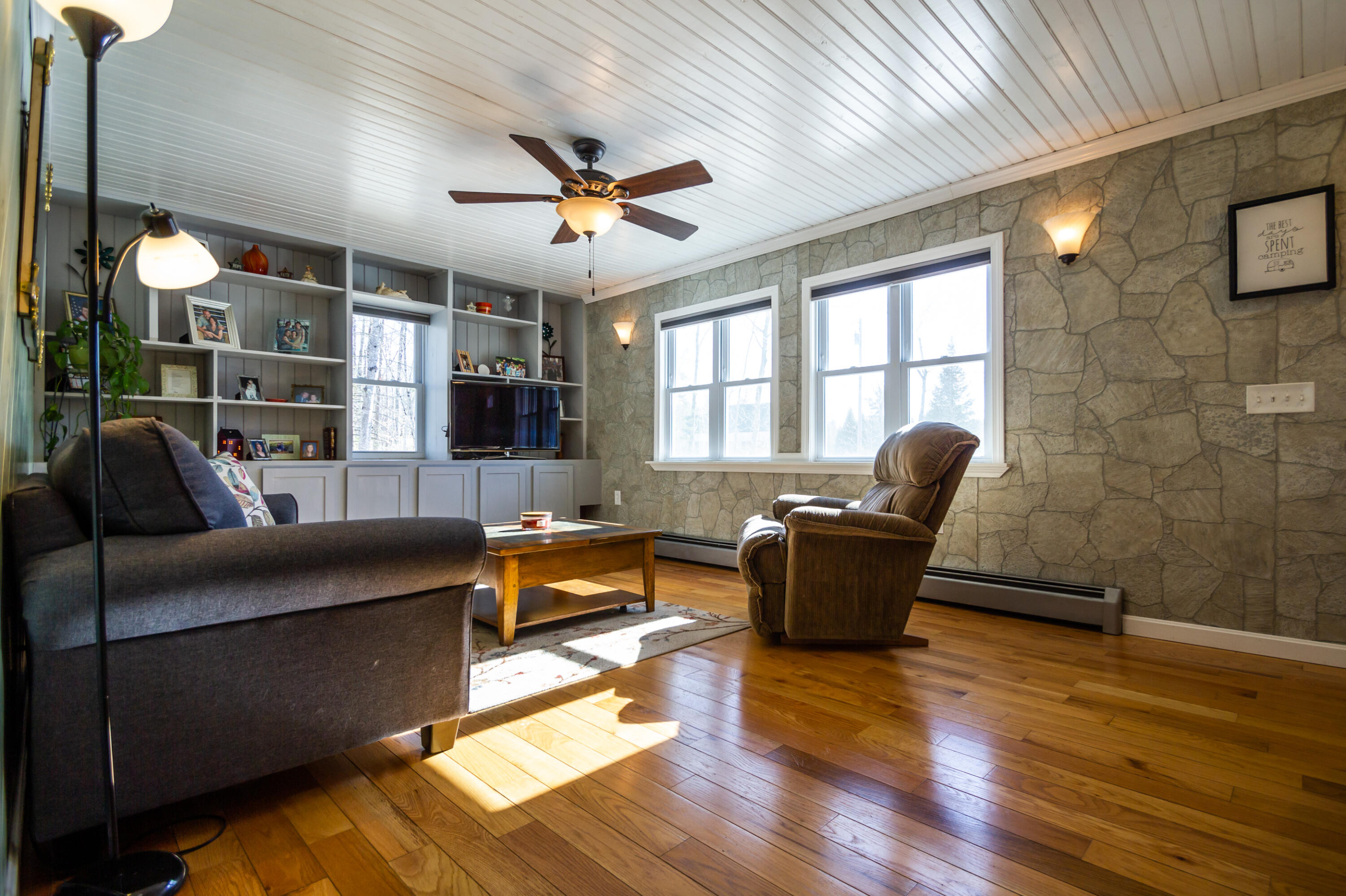 775 Augusta Road Jefferson, ME 04348 - Photo 13 of 40 Livingroom2