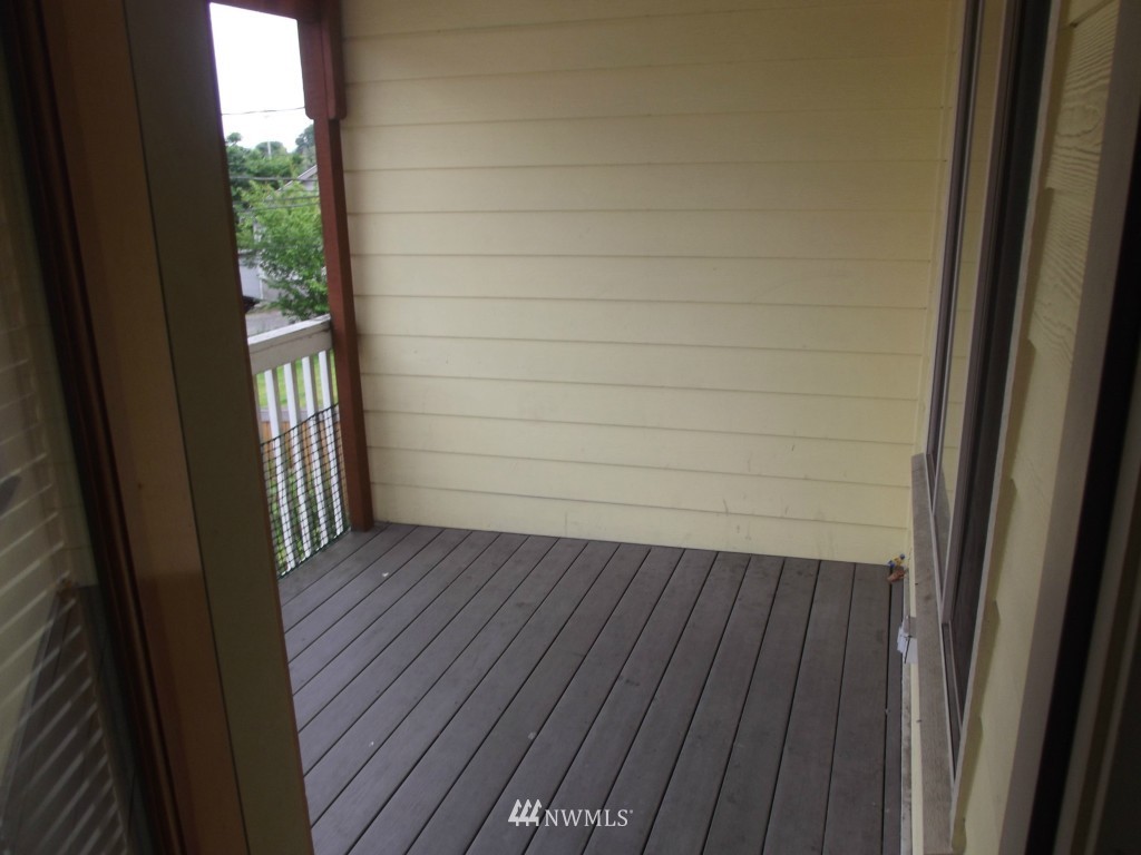 3725 Rockefeller Avenue Everett, WA 98201 - Photo 11 of 24 a view of outdoor space with wooden floor