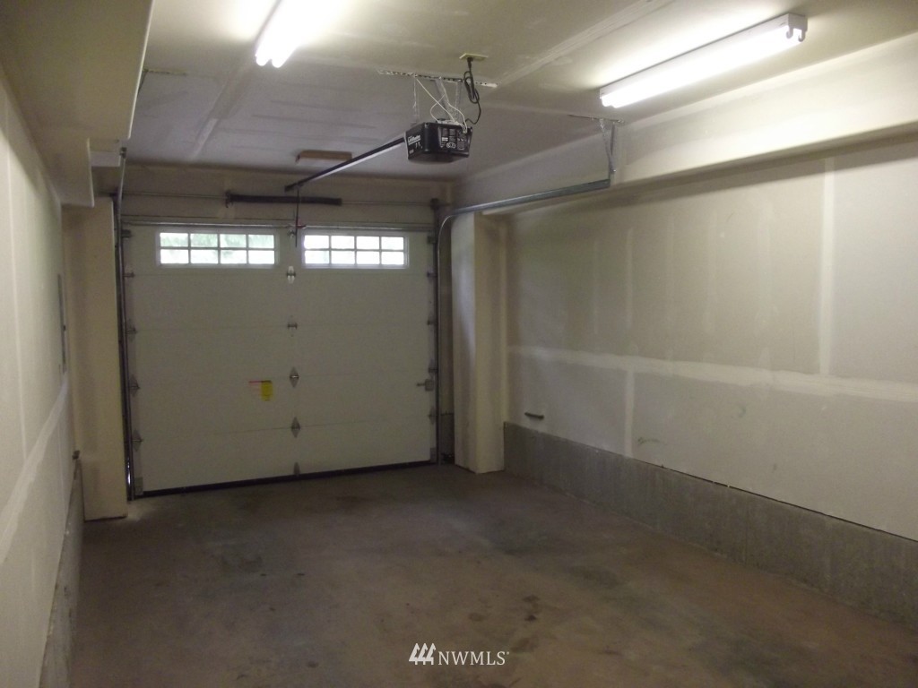 3725 Rockefeller Avenue Everett, WA 98201 - Photo 16 of 24 a view of empty room