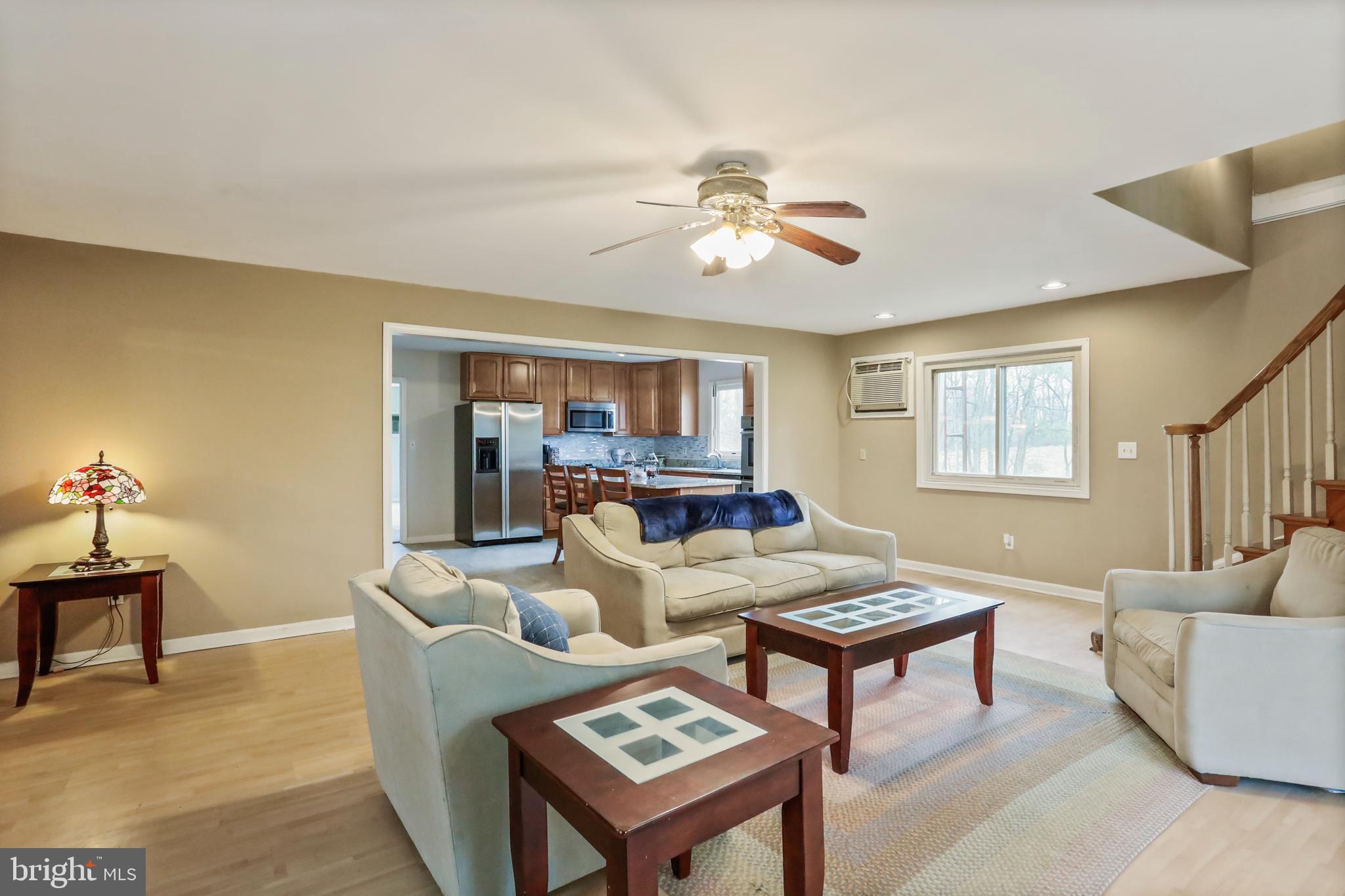 4807 West Feeser Road Taneytown, MD 21787 - Photo 7 of 31 Living Room