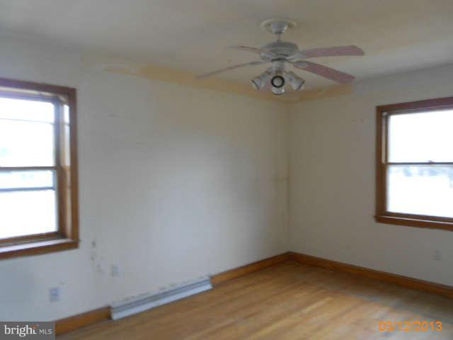 1555 Fairmount Road Hampstead, MD 21074 - Photo 14 of 23 an empty room with a window