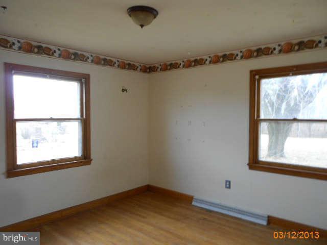 1555 Fairmount Road Hampstead, MD 21074 - Photo 17 of 23 an empty room with a window