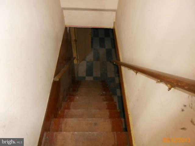 1555 Fairmount Road Hampstead, MD 21074 - Photo 19 of 23 a view of entryway