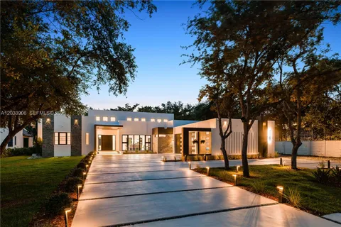 $4,995,000 | 6200 Southwest 83rd Avenue, Miami, FL 33143