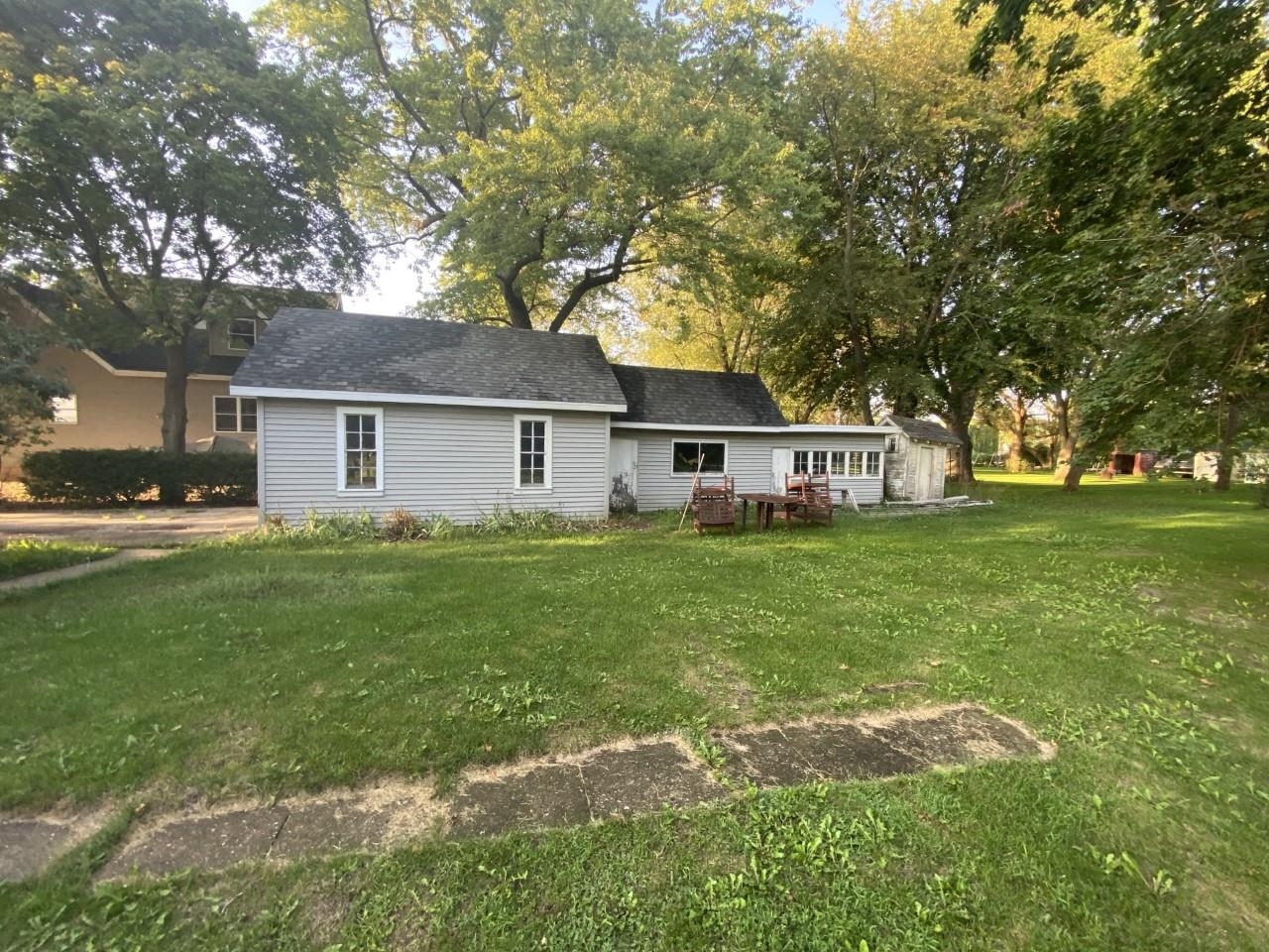6565 Graden Prairie Rd Garden Prairie Garden Prairie, IL 61038 - Photo 3 of 19 a front view of house with yard and green space