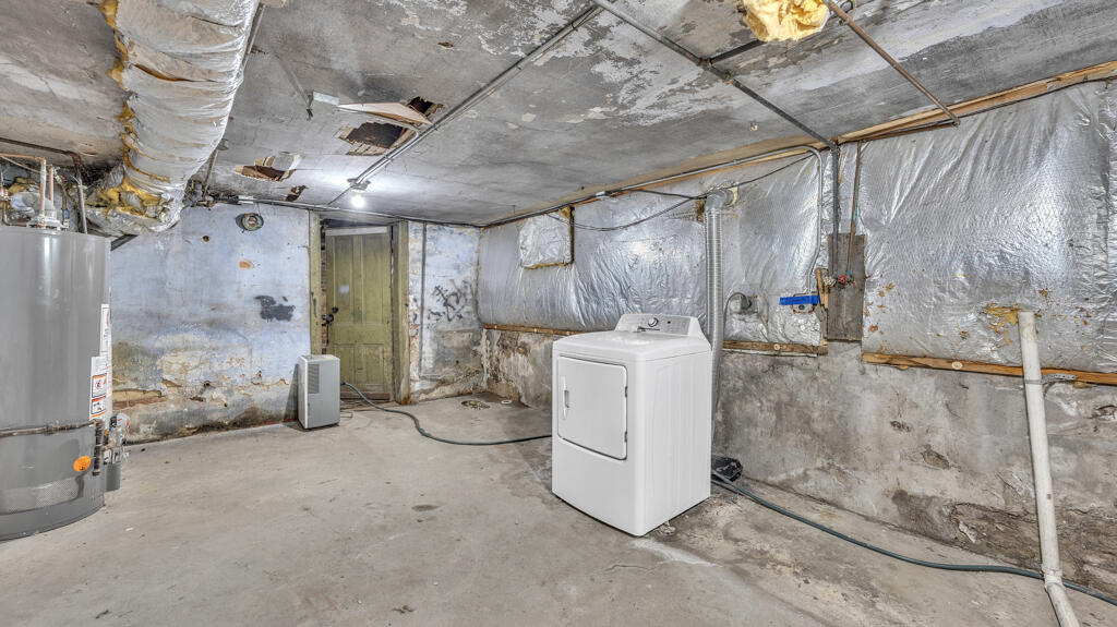902 South 20th Street, Unit 902A Manitowoc, WI 54220 - Photo 22 of 29 Basement Laundry