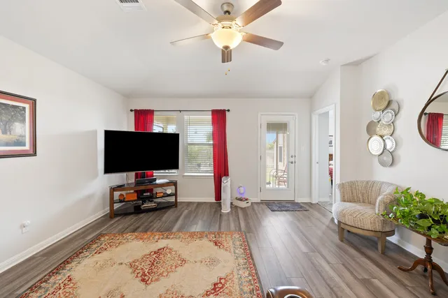 $374,900 | 130 Greenspire Lane, Hutto, TX 78634