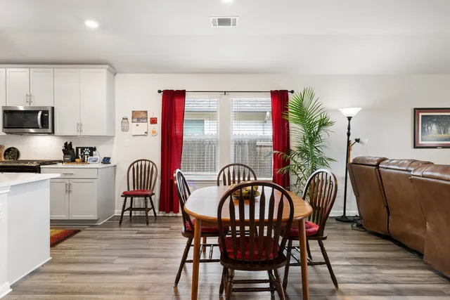 $374,900 | 130 Greenspire Lane, Hutto, TX 78634