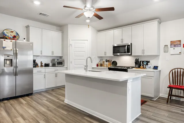 $374,900 | 130 Greenspire Lane, Hutto, TX 78634