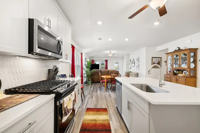 $374,900 | 130 Greenspire Lane, Hutto, TX 78634